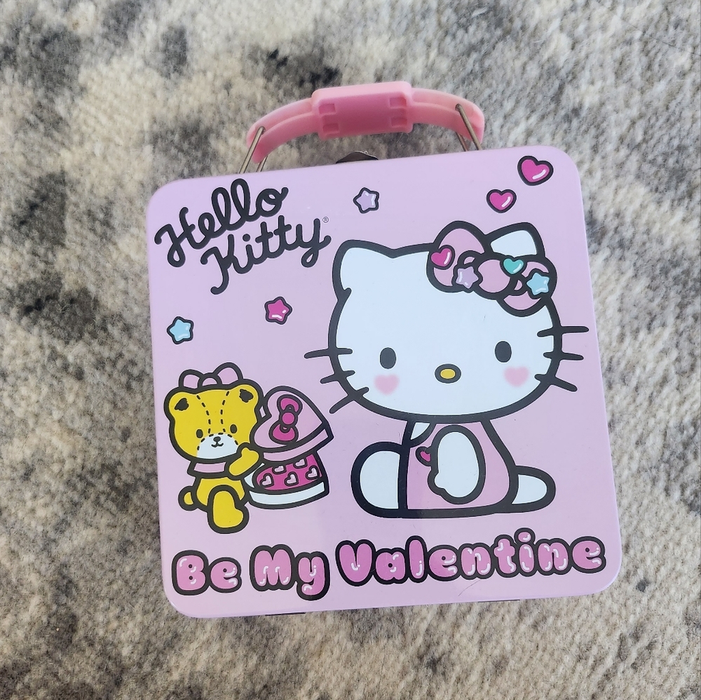 Hello Kitty 2021 Valentine's Tin